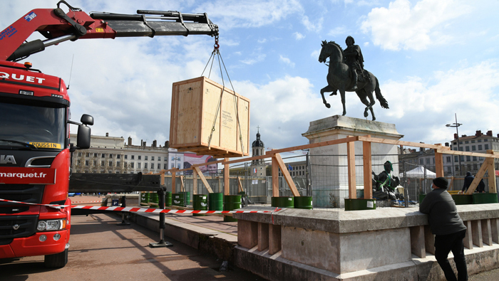 Enlèvement place Bellecour - 13 