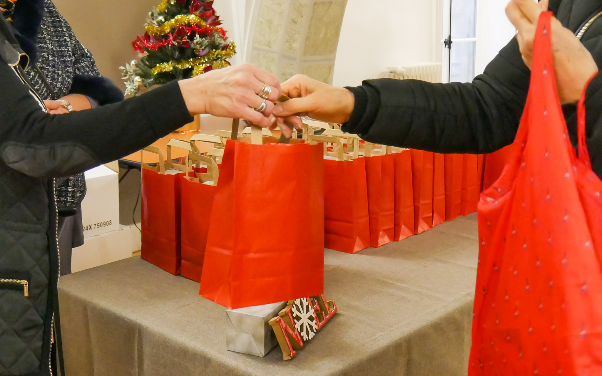 Distribution cadeau senior noel 2021 - 4 