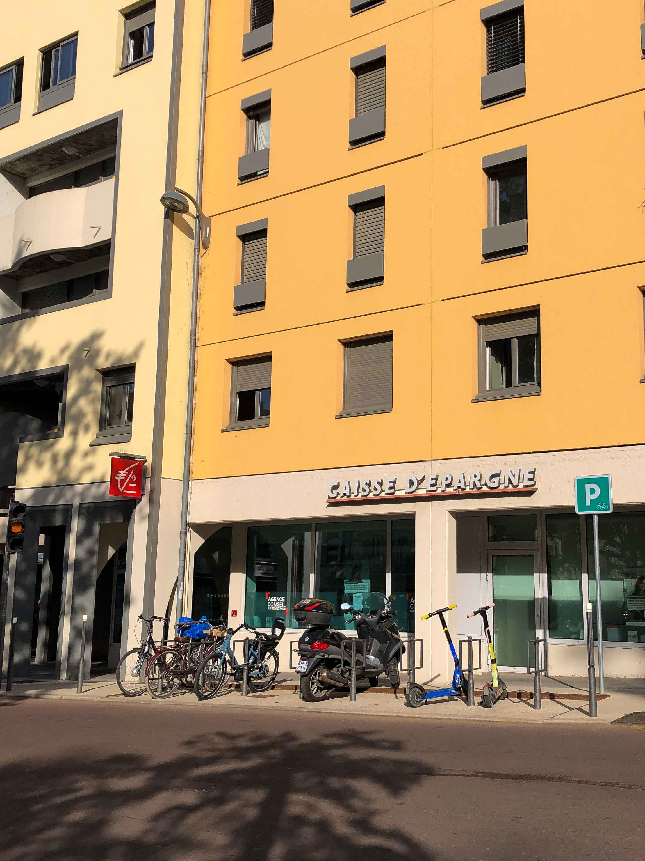 Stationnement trottinette Place Varillon - 3 