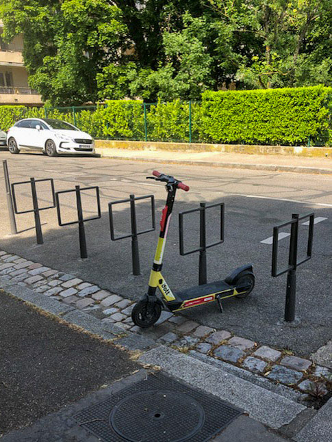 Stationnement trottinette Place cesar Geoffray - 7 